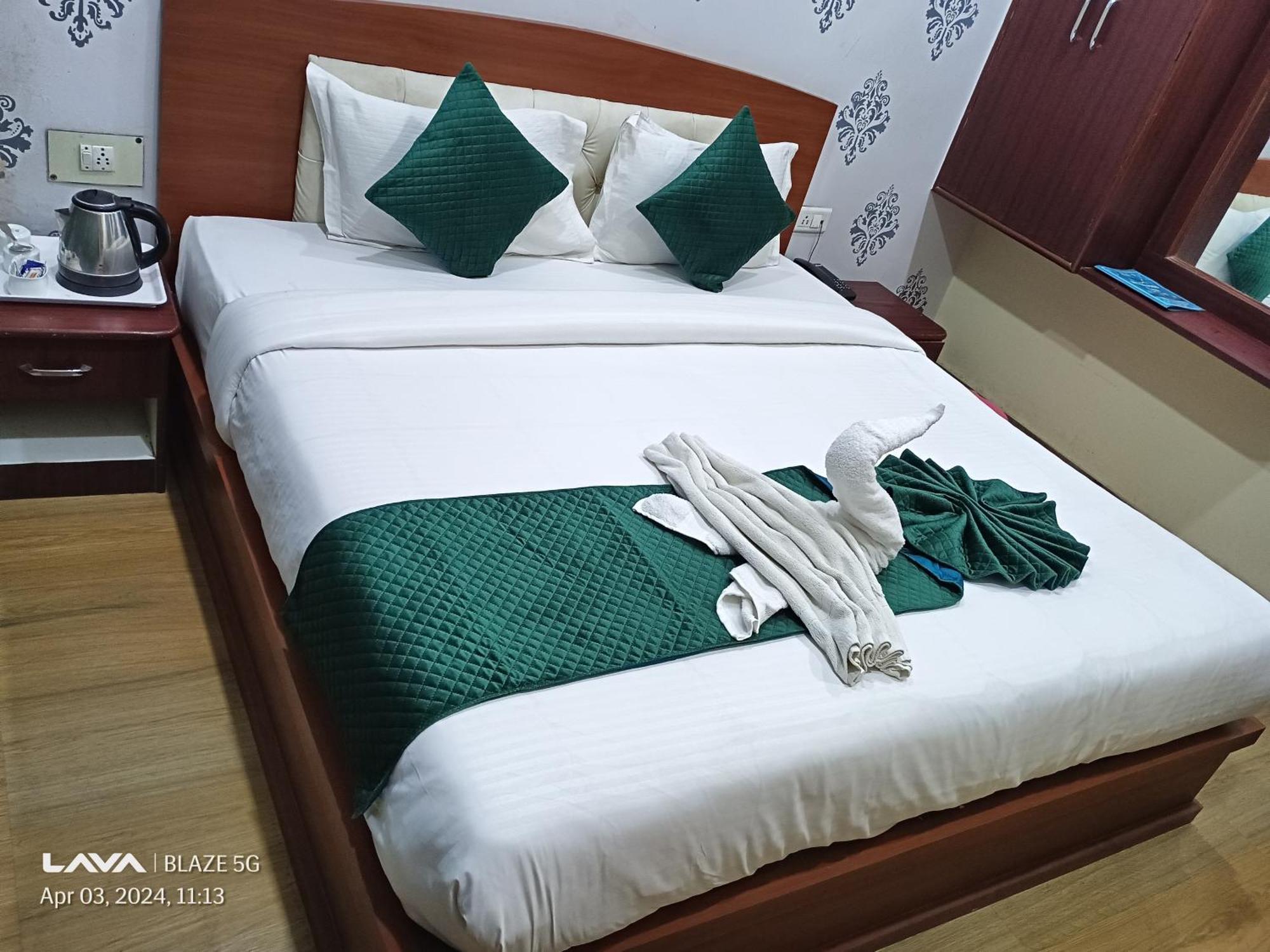 The Century Plaza Hotel Varanasi Ngoại thất bức ảnh